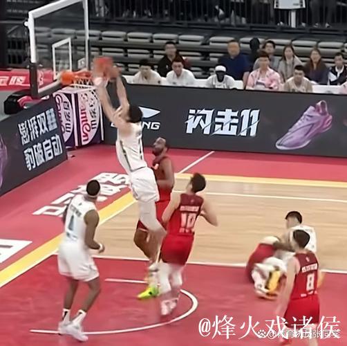 周琦对阵老东家狂赢35分,球迷感叹:全力以赴无保留 周琦对阵老东家狂赢35分,球迷感叹:全力以赴无保留